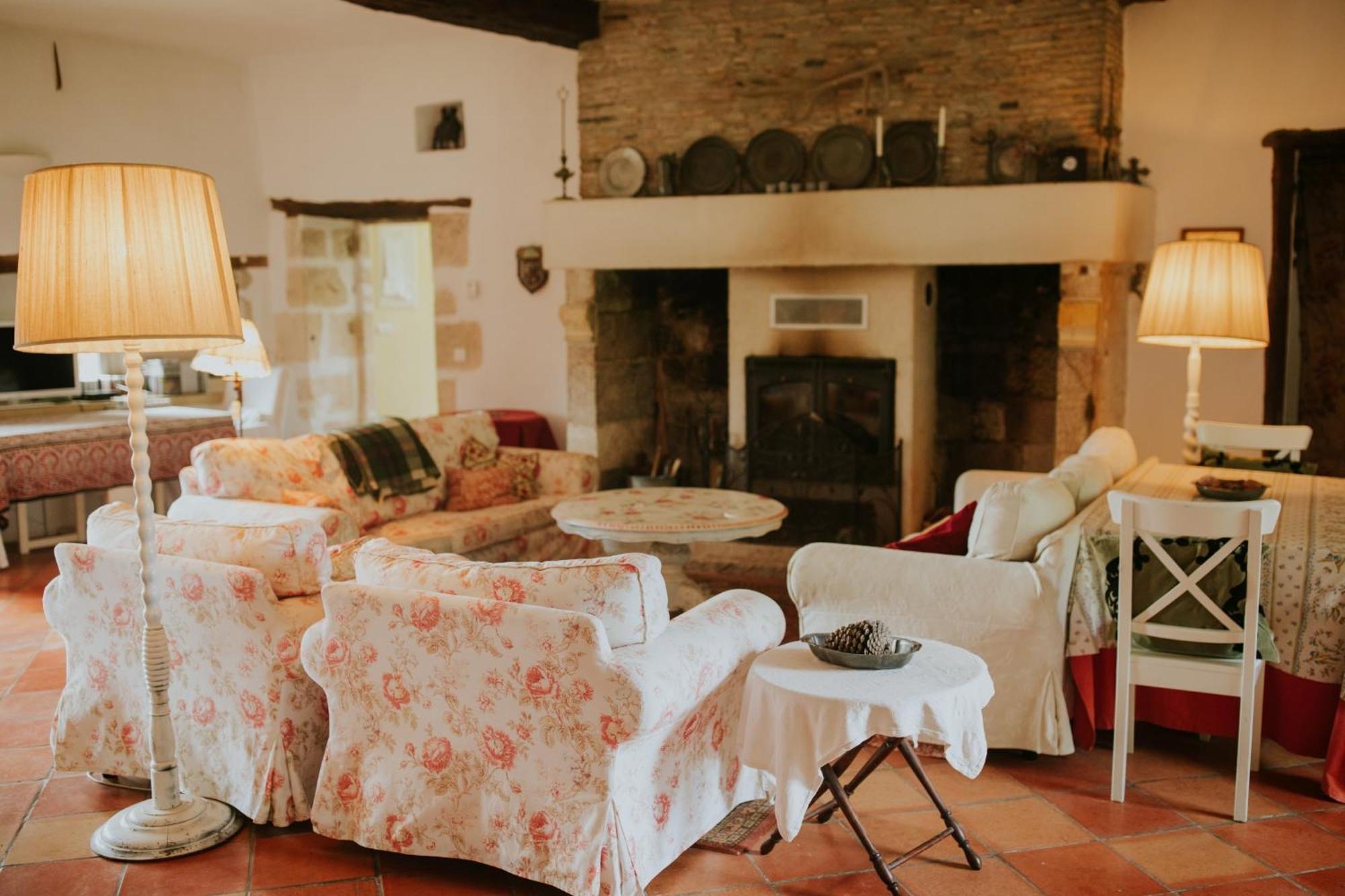 Chateau Barayre - Beautiful 12Th Century Castle With Pool And Large Garden Laussou エクステリア 写真